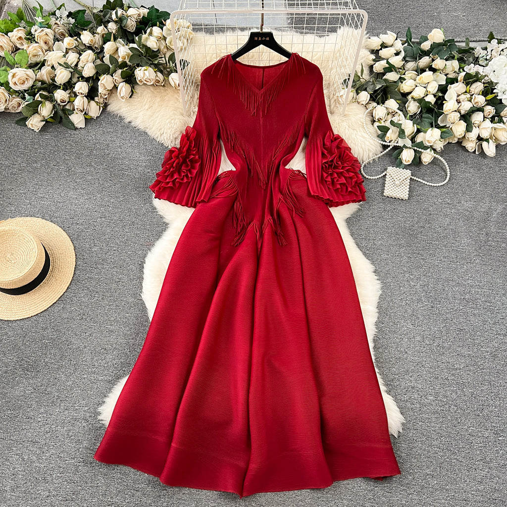 Elegant Court-Style Tassel V-Neck Pleated Dress