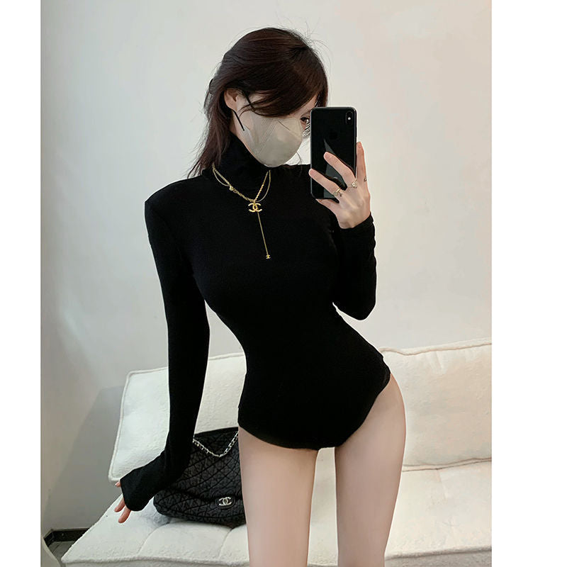 Bottomed long-sleeved top