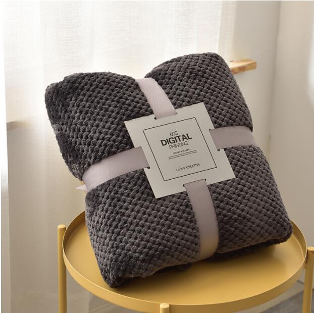 Pineapple Plaid White Thickened Coral Fleece Sofa Blanket