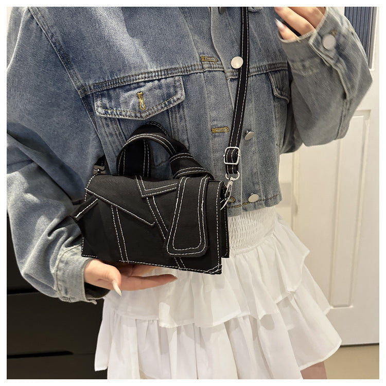 Simple stitching small square bag