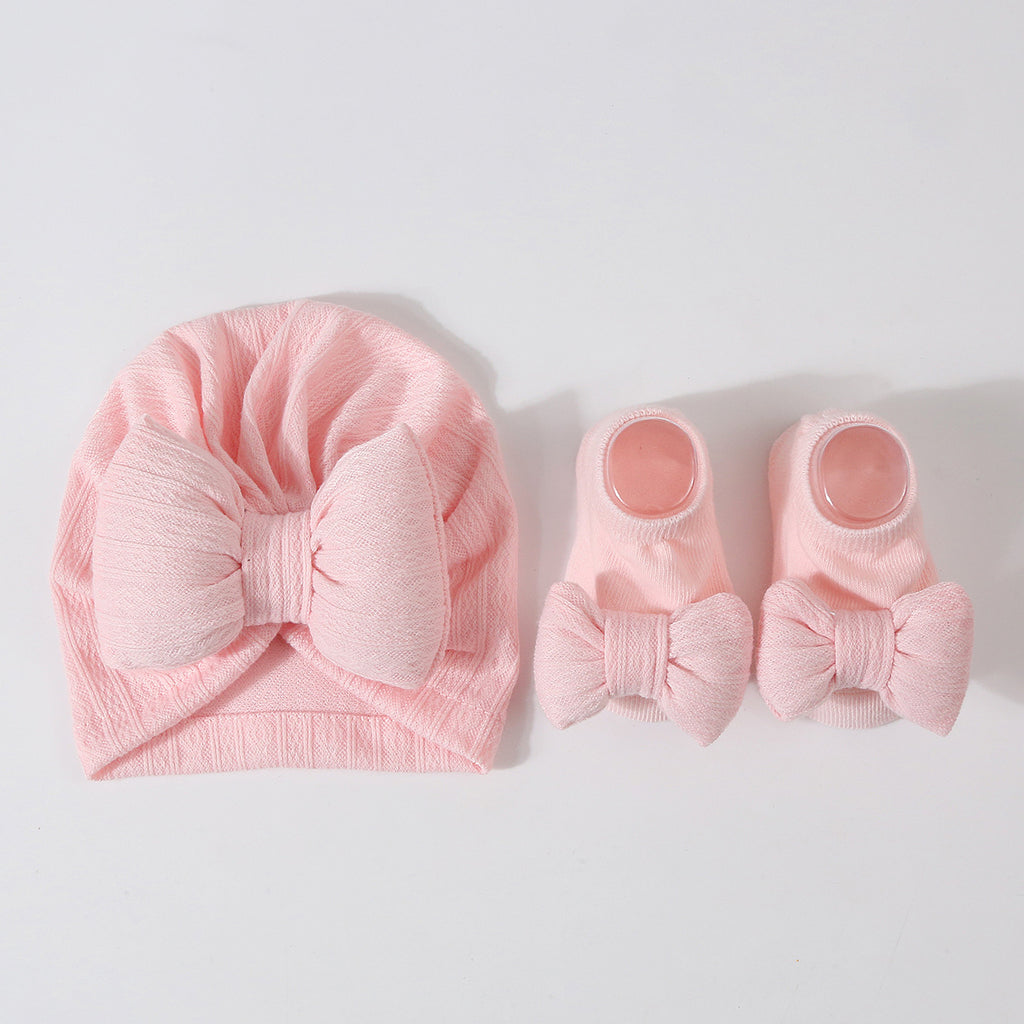 Newborn Knitted Hat & Socks Set