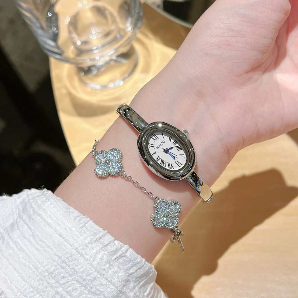Elegant Oval Women's Bracelet Watch – Minimalist Design