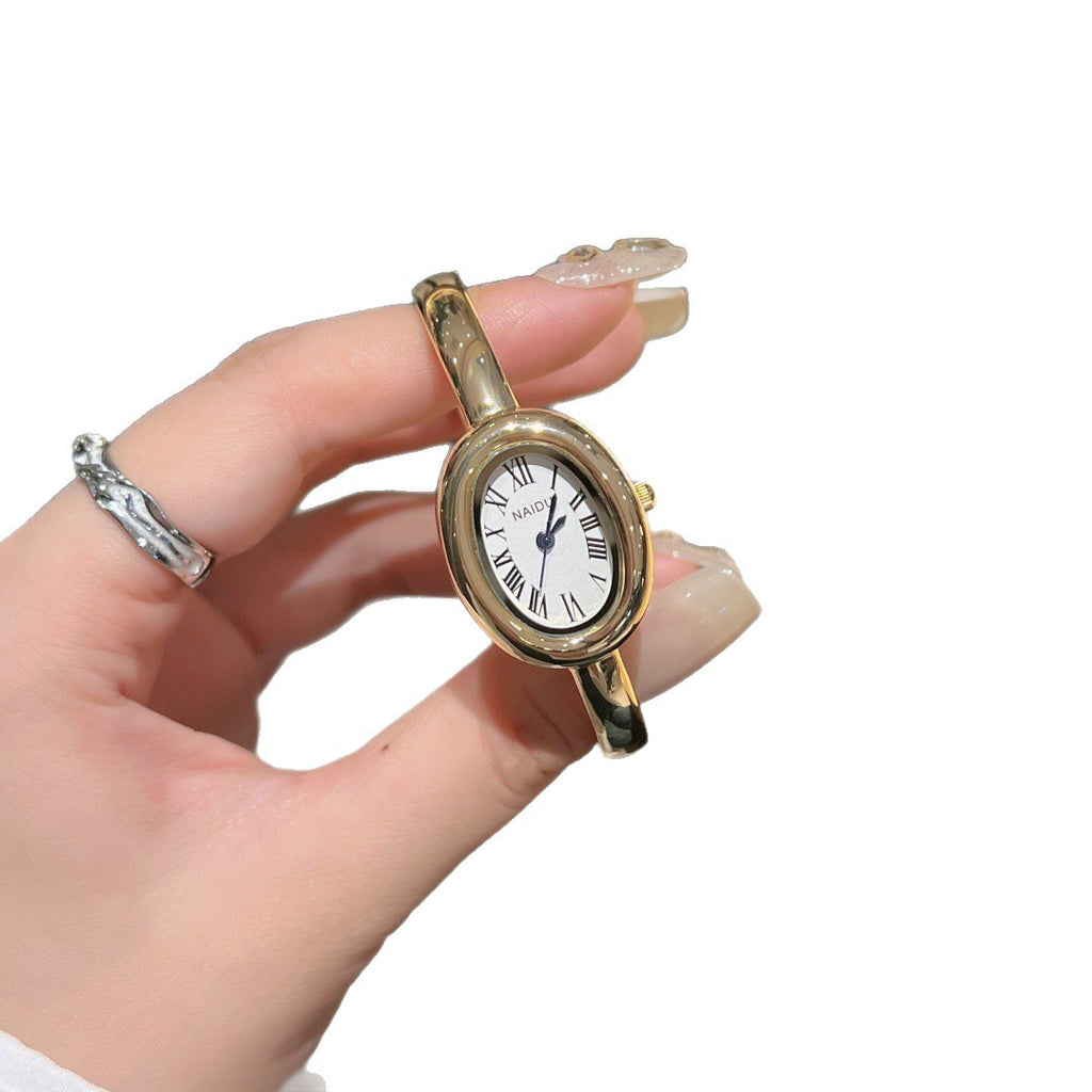 Elegant Oval Women's Bracelet Watch – Minimalist Design