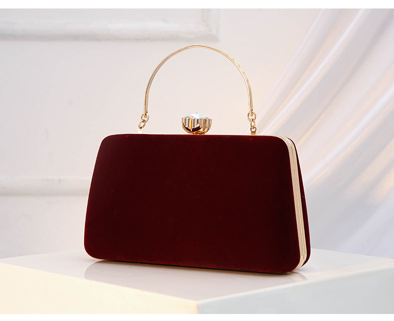 Velvet Soiree Companion: Glamorous Dinner Party Clutch