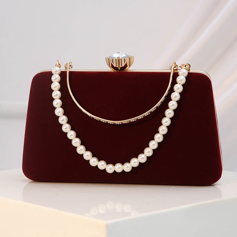 Velvet Soiree Companion: Glamorous Dinner Party Clutch