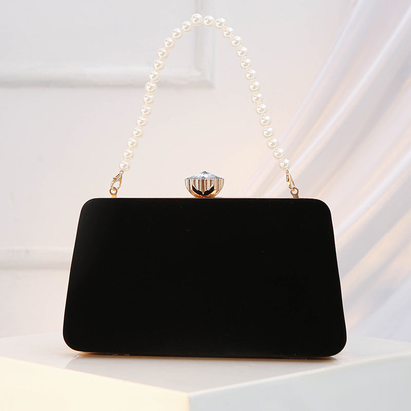 Velvet Soiree Companion: Glamorous Dinner Party Clutch