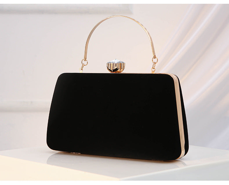 Velvet Soiree Companion: Glamorous Dinner Party Clutch
