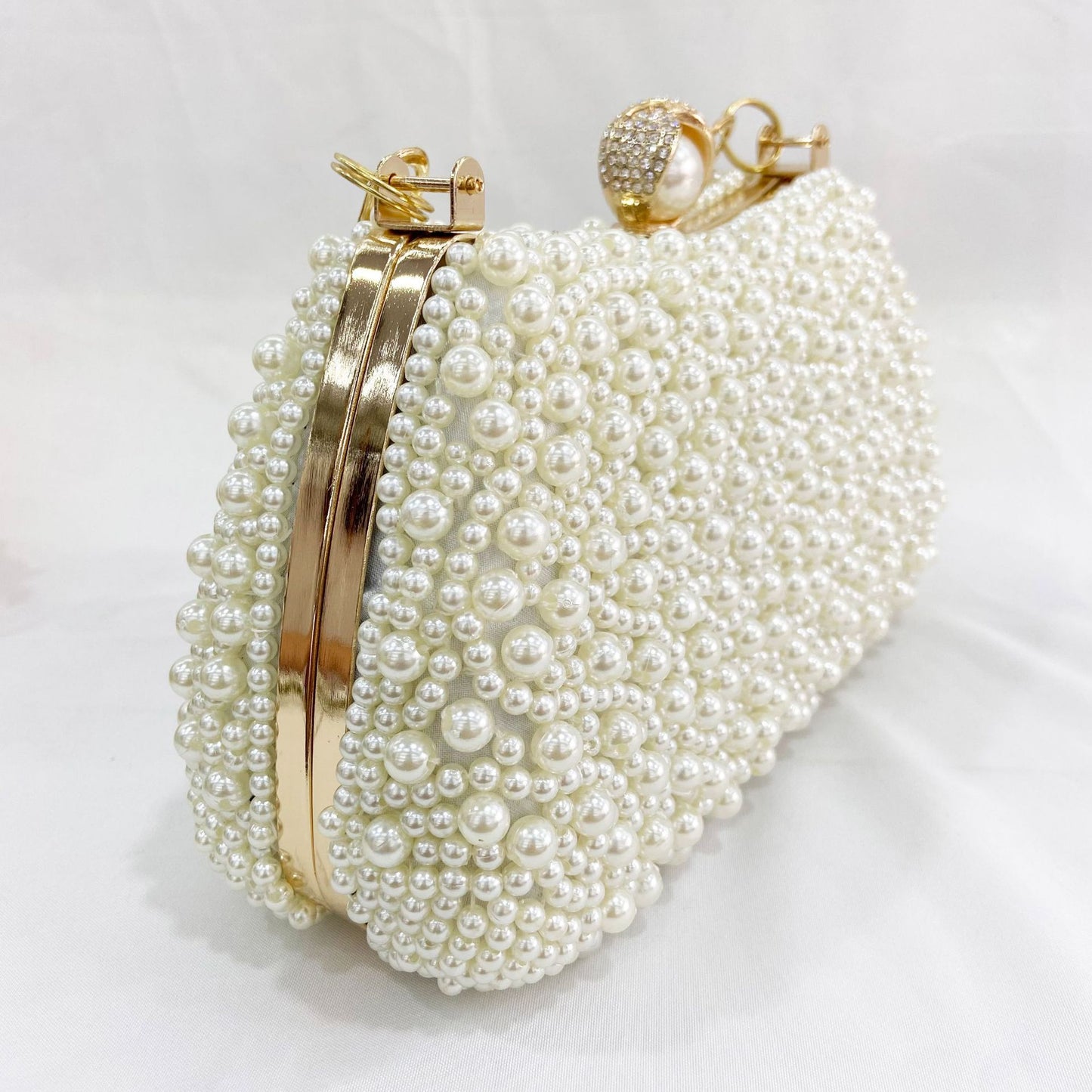 Dazzling Dinner Handbag: A Luxurious Accessory for Memorable Nights