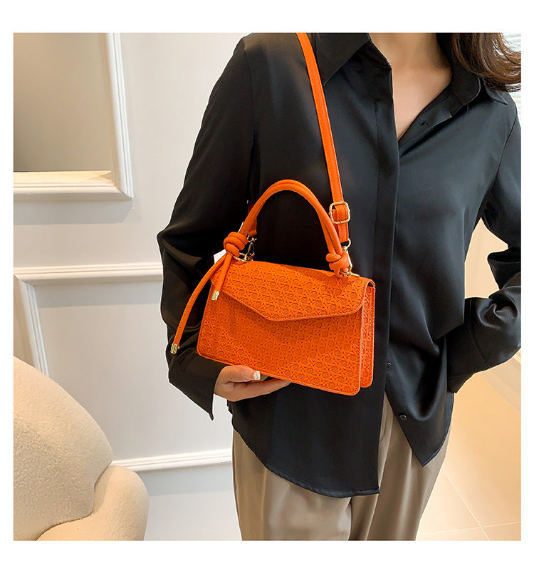 Small Square Shoulder Bag: Vintage Charm for Winter
