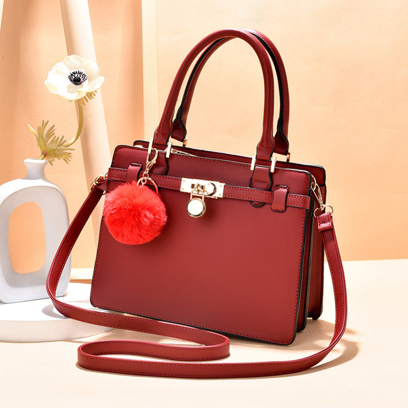 Trendy Shoulder Messenger Bag: Simple Yet Stylish for Spring