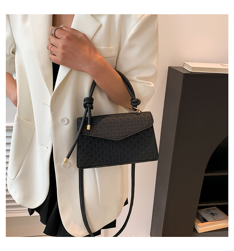 Small Square Shoulder Bag: Vintage Charm for Winter