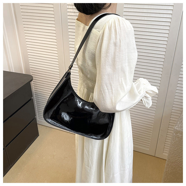 Stylish and Functional: Niche Armpit Handbag for Commuter
