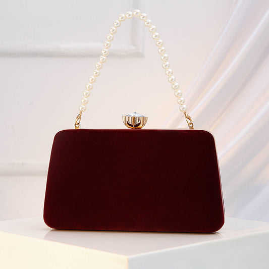 Velvet Soiree Companion: Glamorous Dinner Party Clutch