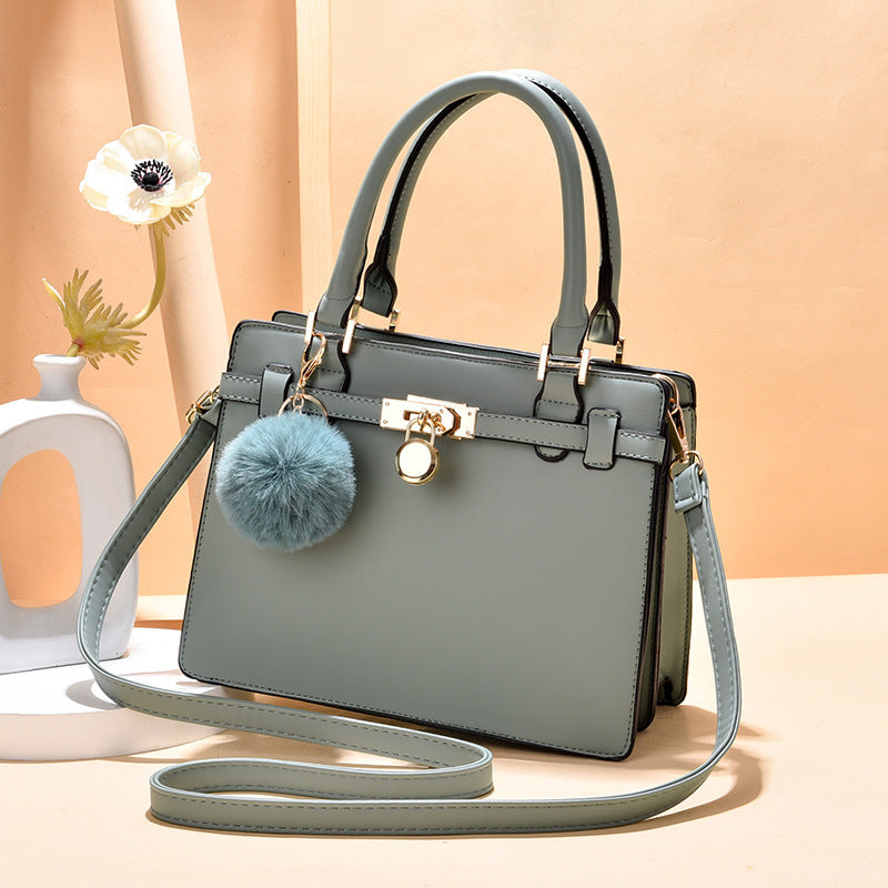 Trendy Shoulder Messenger Bag: Simple Yet Stylish for Spring