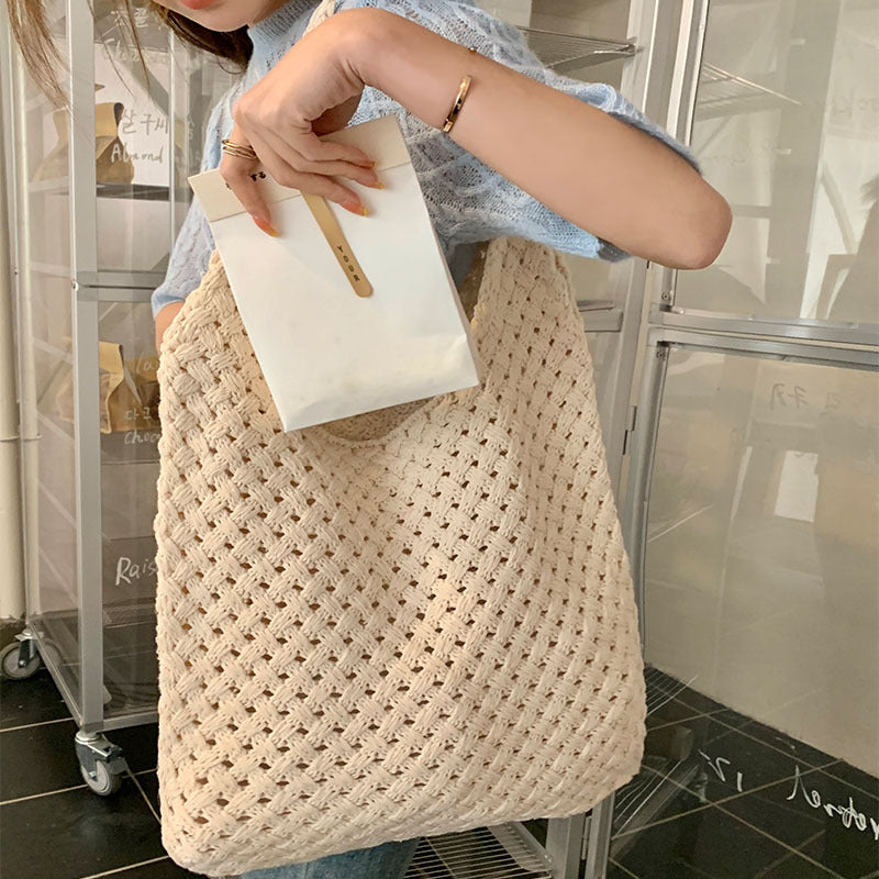 Handwoven Shoulder Bag: Retro Vintage Tote for Women's Fashion